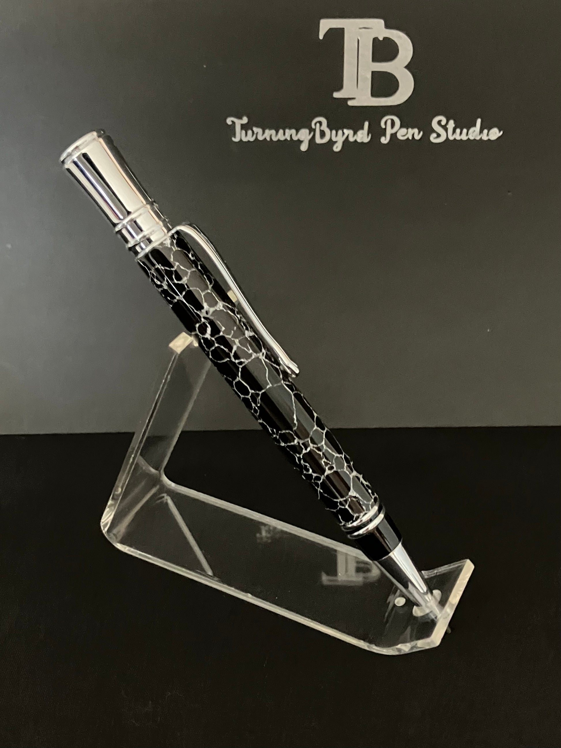 Black -White Web - TurningByrd Pen Studio