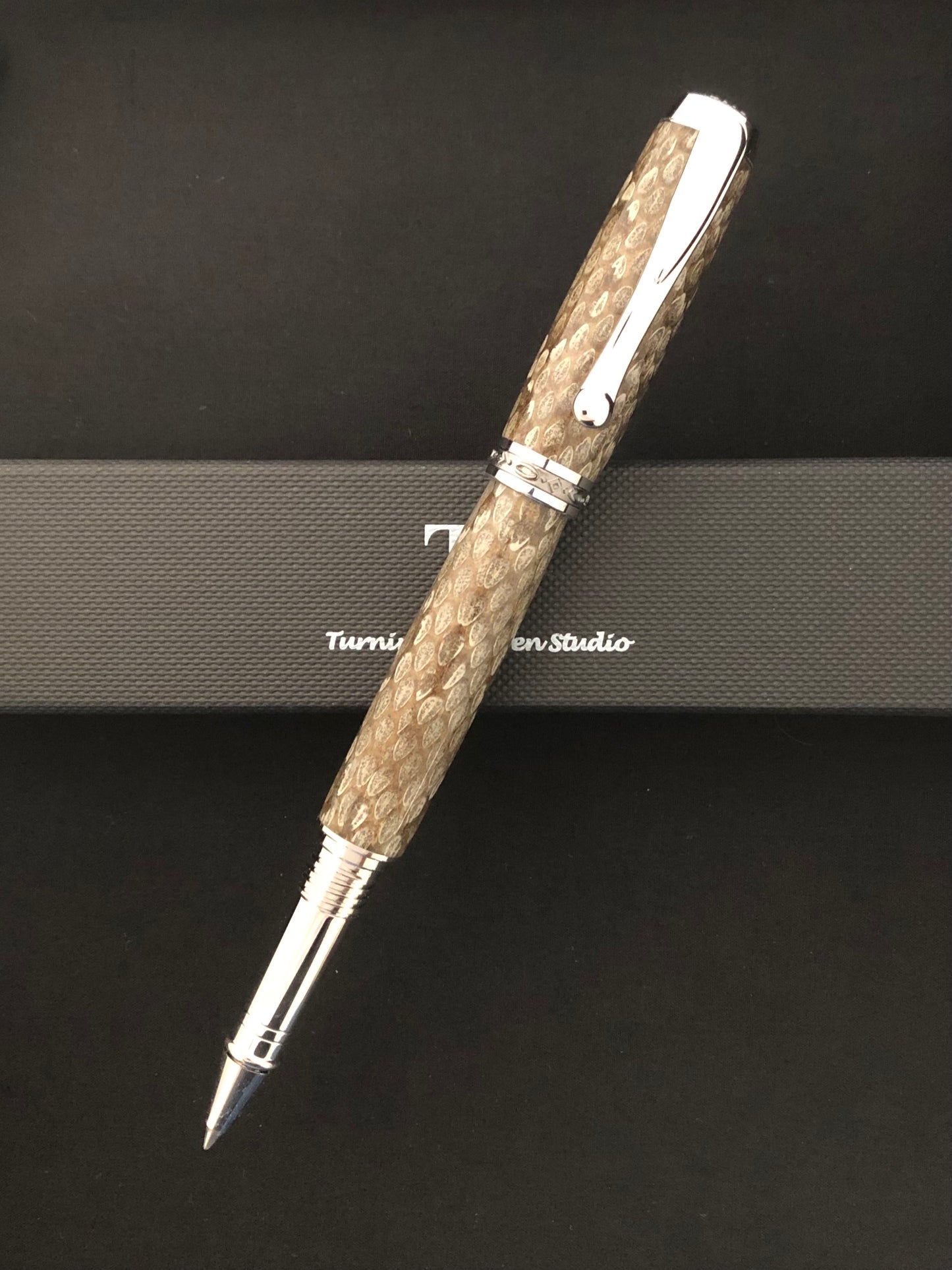 RB431-0122P  Diamond Back Rattlesnake - Handcrafted Rollerball Pen